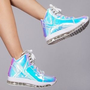 NIB YRU Qozmo Aiire Iridescent Atlantis Light-Up High Top Sneakers Womens 10 🦄